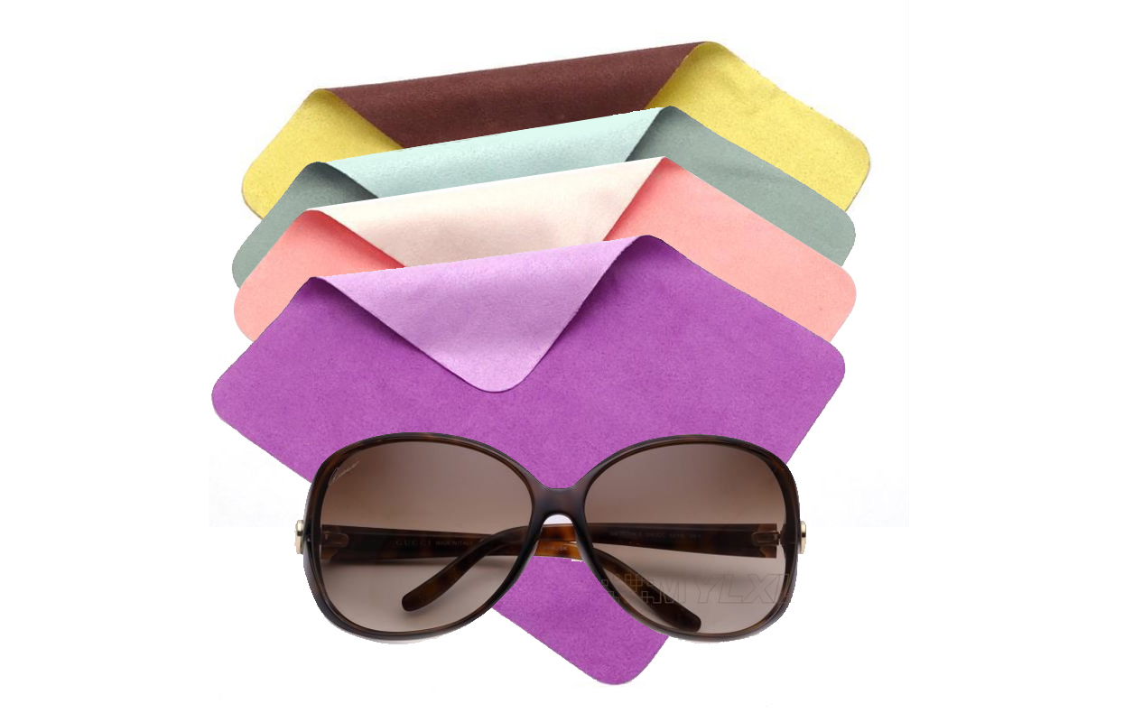 How is a Microfiber Cloth Different From a Cotton Cloth?