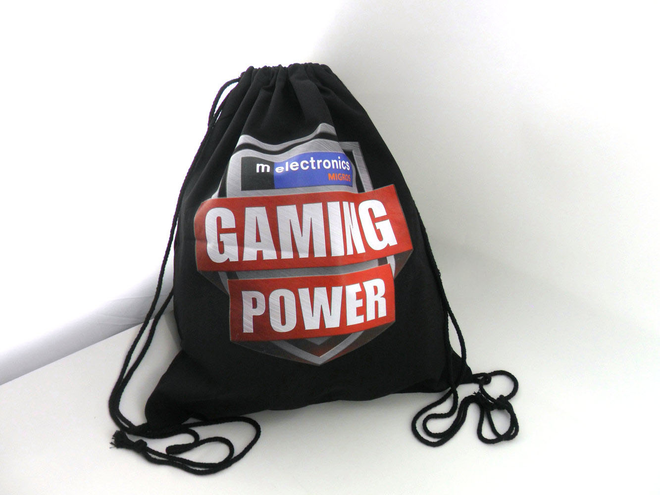 What details do you need to pay attention to when customizing a canvas drawstring bag?