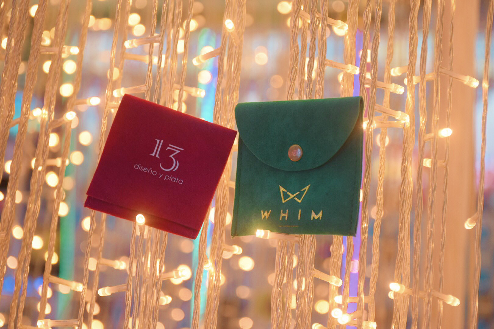 what style of materials do you recommend for Luxury packaging customization?